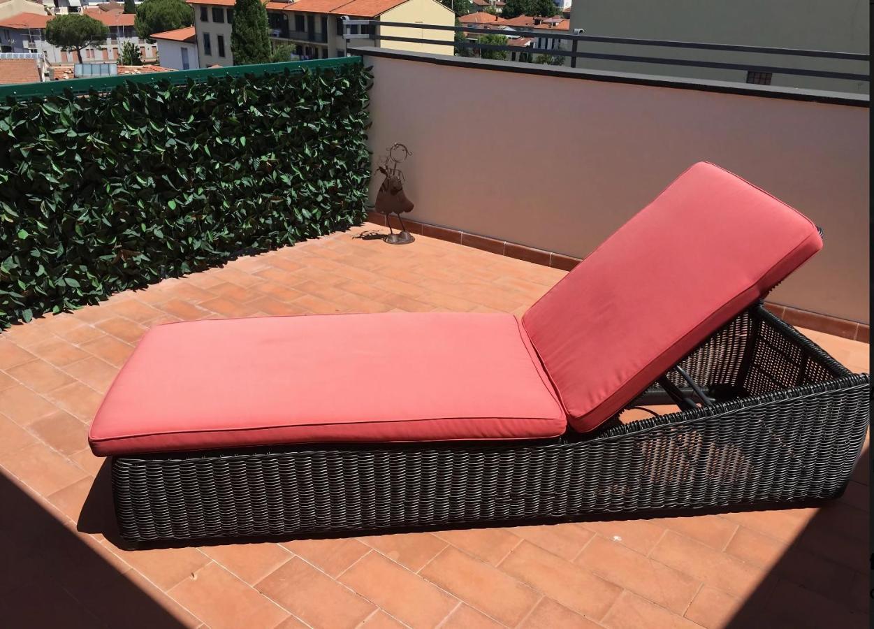 Rilassante Superattico Con Viste Sulle Coline E Jacuzzi - Perfetta Fuga Romantica Apartamento *