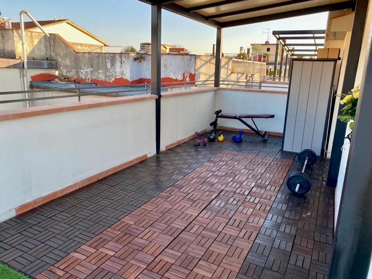 Apartamento Rilassante Superattico Con Viste Sulle Coline E Jacuzzi - Perfetta Fuga Romantica